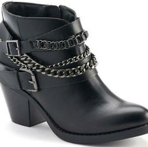 Black anckle boots